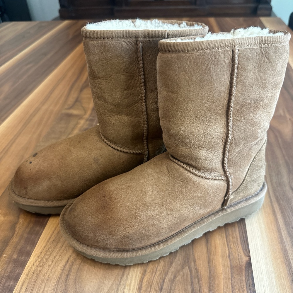 Chestnut Classic Short UGG boots